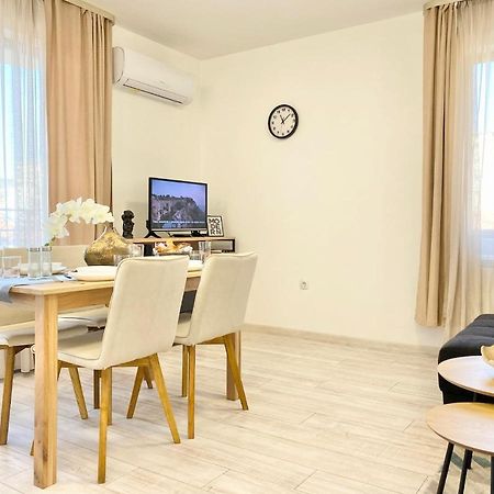 Central Apartment For 4 Guests Next To State Opera สตาราซาโกรา ภายนอก รูปภาพ